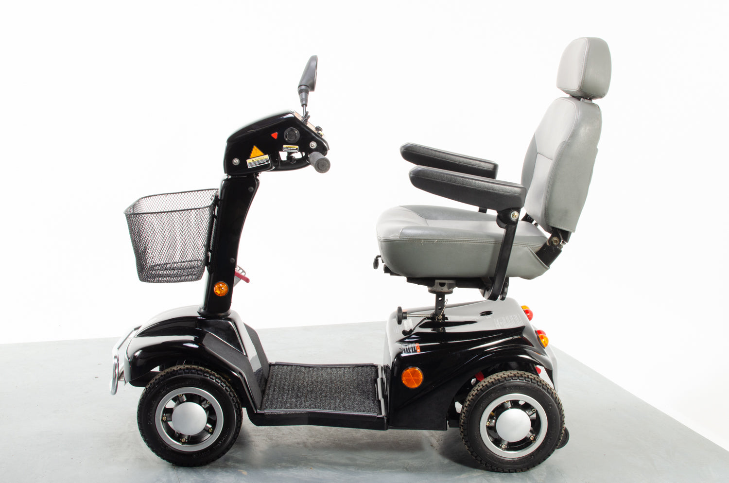 Rascal 388XL Used Electric Mobility Scooter 6mph Pavement Road Class-3 Captain Seat