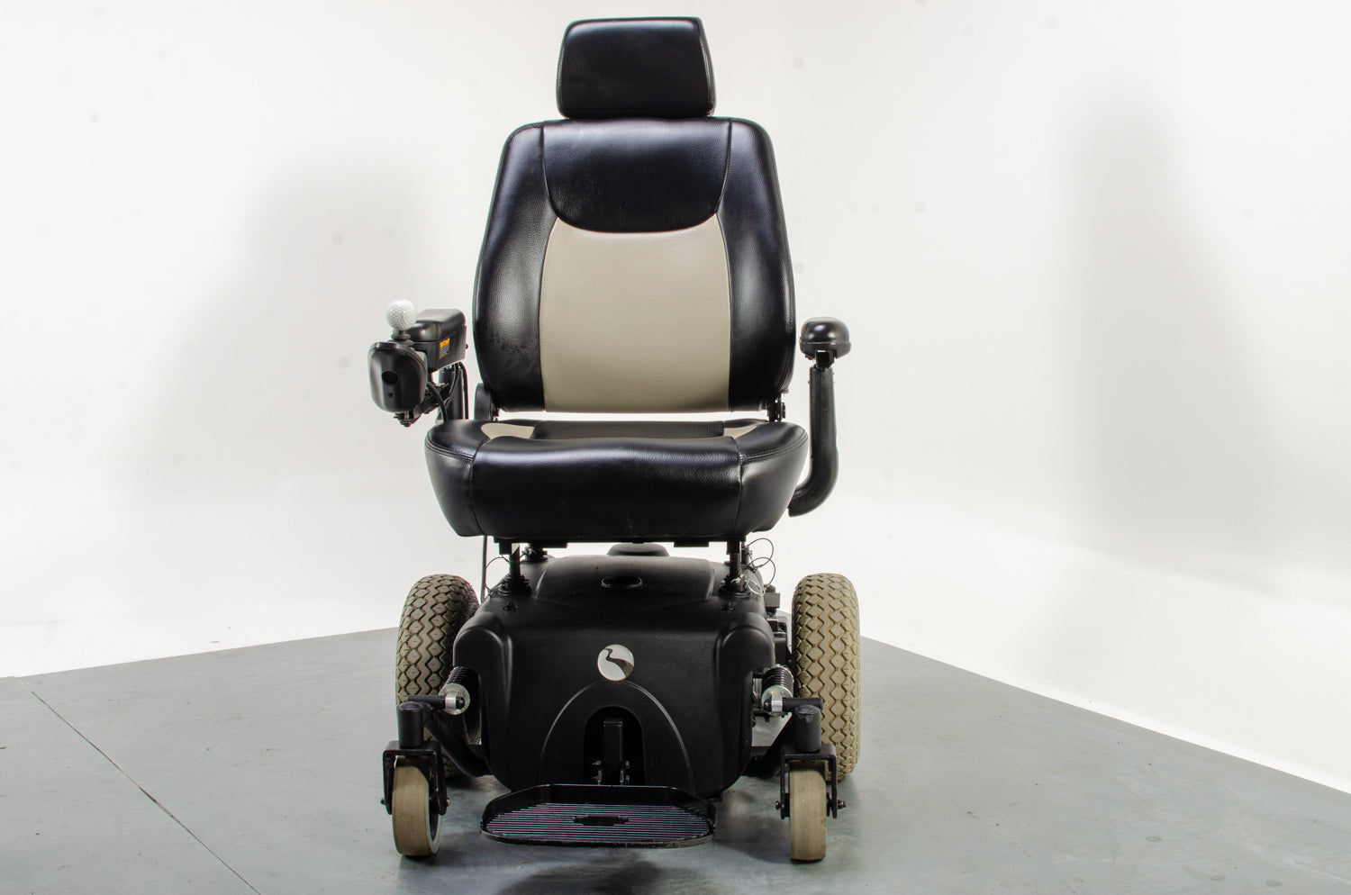 P327XL Used Powerchair Electric Mobility Wheelchair 32 Stone Bariatric Heavy-Duty Secondary image