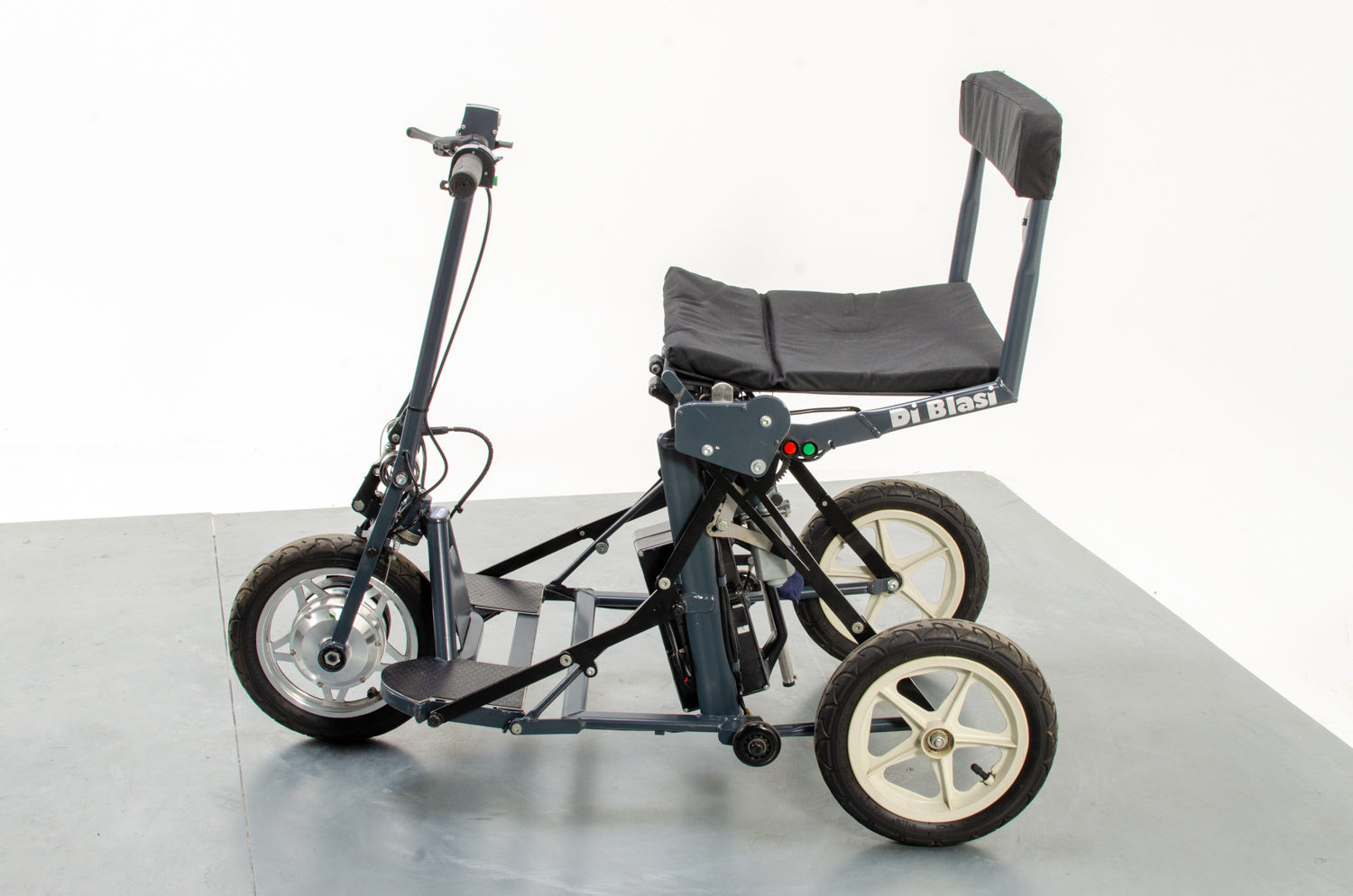 2014 DiBlasi R30 Automatic Folding Lightweight Mobility Scooter with Lithium Battery