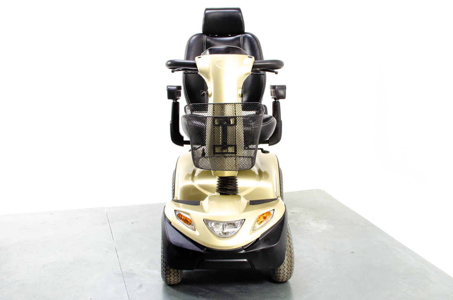 2015 Invacare Comet Large Comfort Mobility Scooter Secondary image