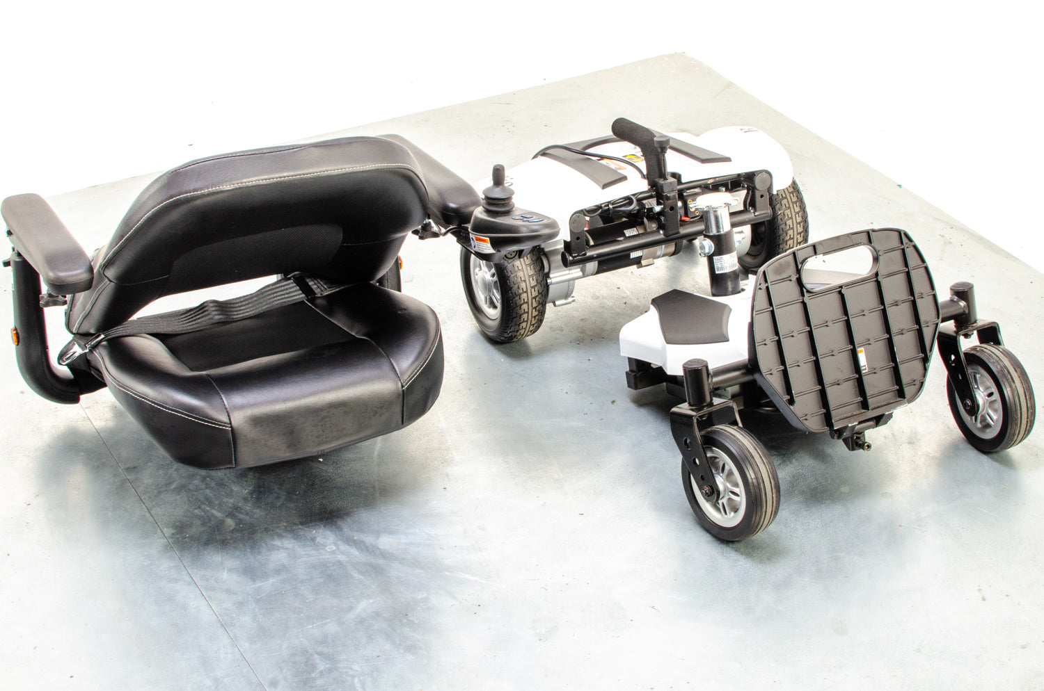 2019 Rascal Rio Transportable Powerchair White Ex-Demo Secondary image