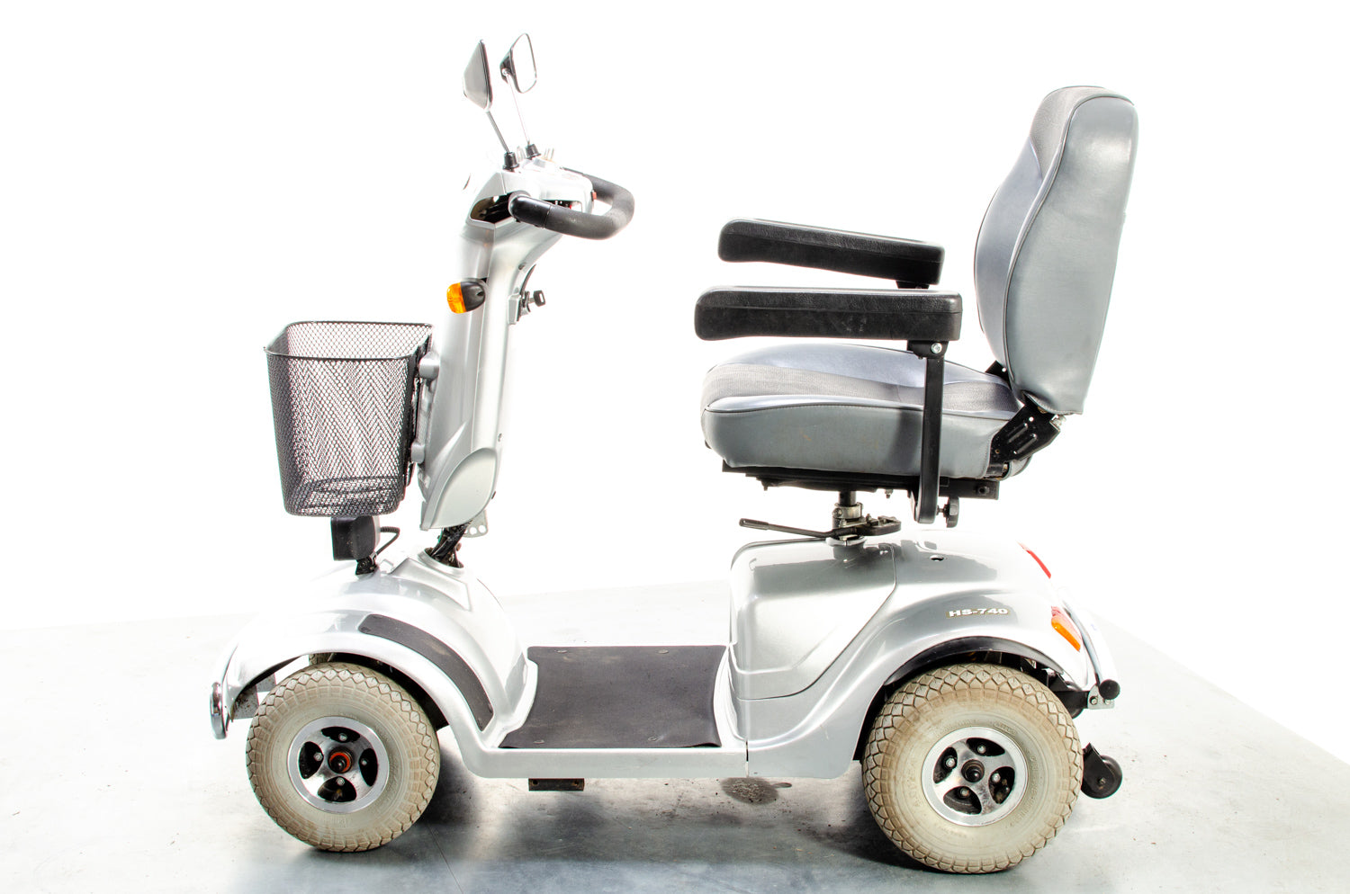 CTM HS-740 Used Mobility Scooter Midsize Pavement Comfy Bariatric Pneumatic Tyres Silver