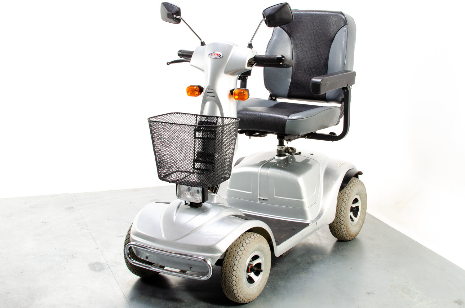 CTM HS-740 Used Mobility Scooter Midsize Pavement Comfy Bariatric Pneumatic Tyres Silver