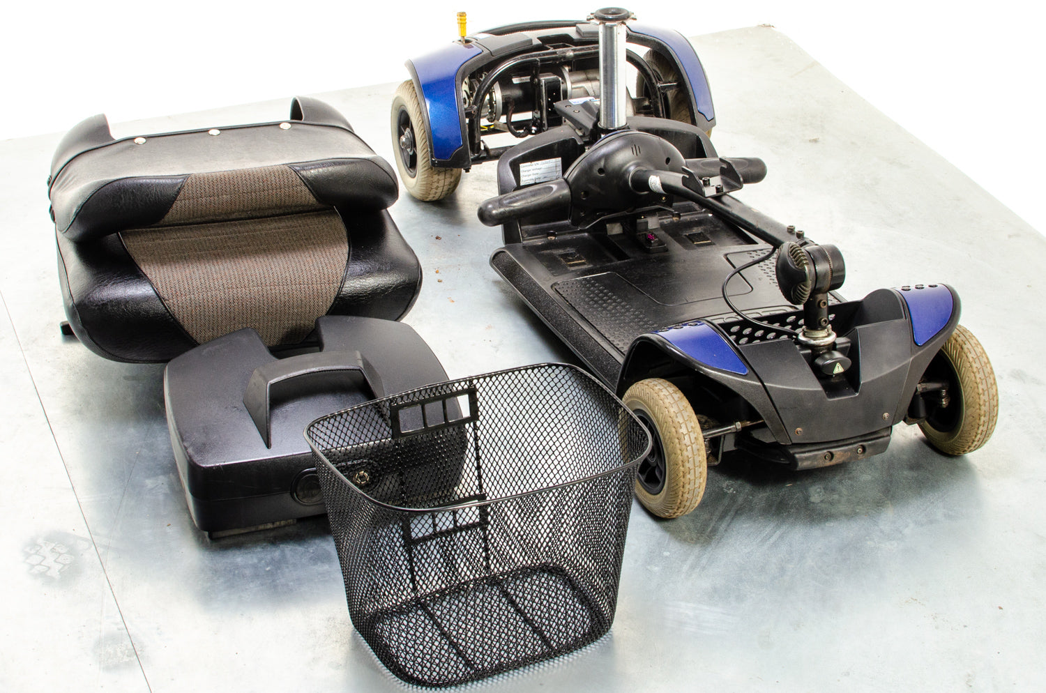 Pride Go-Go Elite Traveller Used Mobility Scooter Boot Transportable Lightweight Travel Secondary image