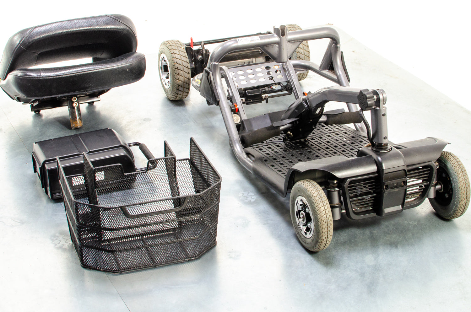 Rascal Liteway 4 Used Electric Mobility Scooter Transportable Boot Travel Lightweight tubular frame Secondary image
