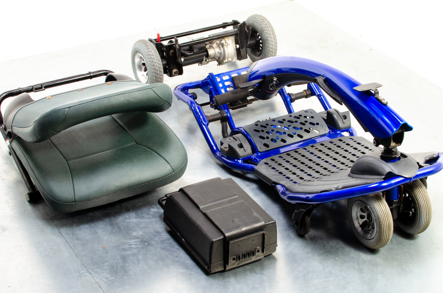 Used Mobility Scooter Light Weight Transportable 3 Wheel with Stabilisation Secondary image
