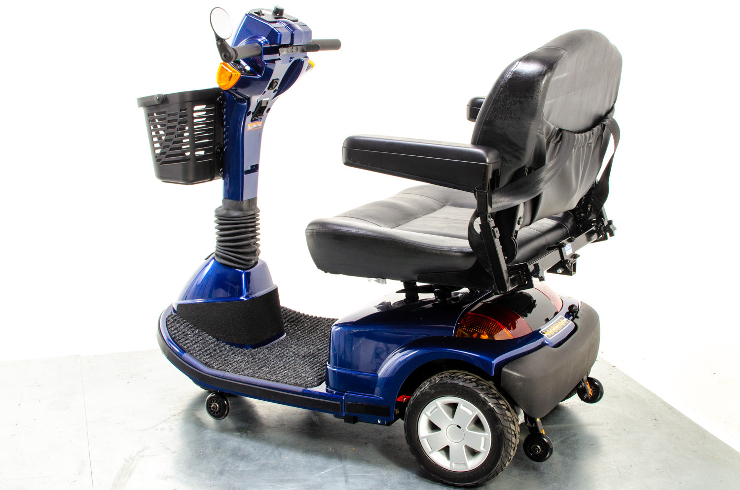 Pride Maxima 3 Used Mobility Scooter Bariatric Heavy Duty High Power Trike Pavement Blue