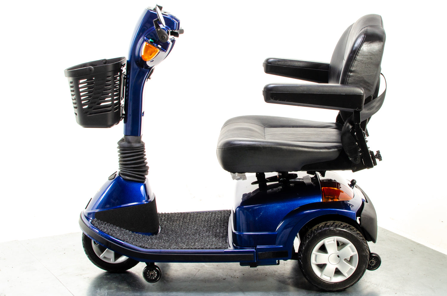 Pride Maxima 3 Used Mobility Scooter Bariatric Heavy Duty High Power Trike Pavement Blue
