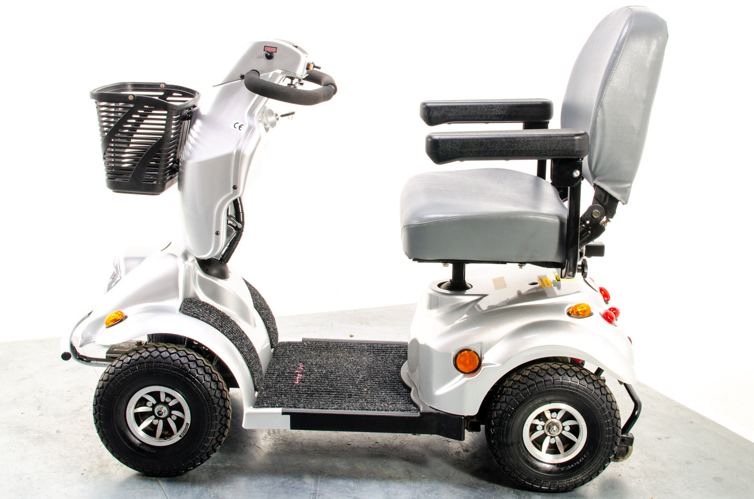 Freerider City Ranger 6 Used Mobility Scooter 6mph midsize Pavement Road Pneumatic Tyres 13071