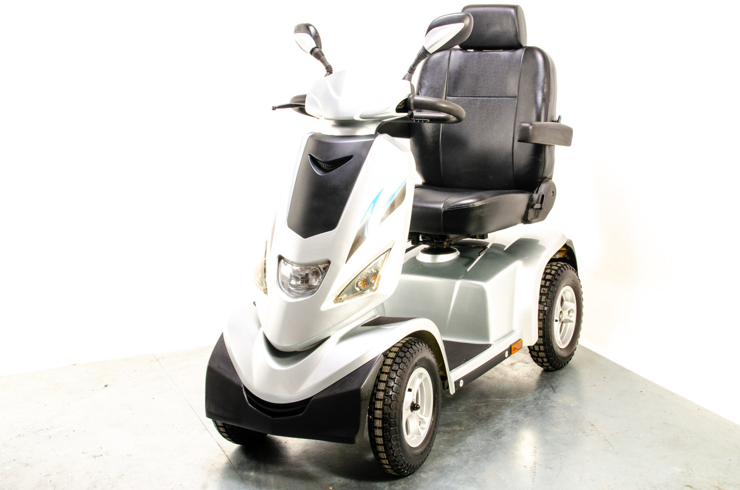 Drive ST6 Used Premium High Output All Terrain Mobility Scooter 35stone Bariatric Invacare Cetus