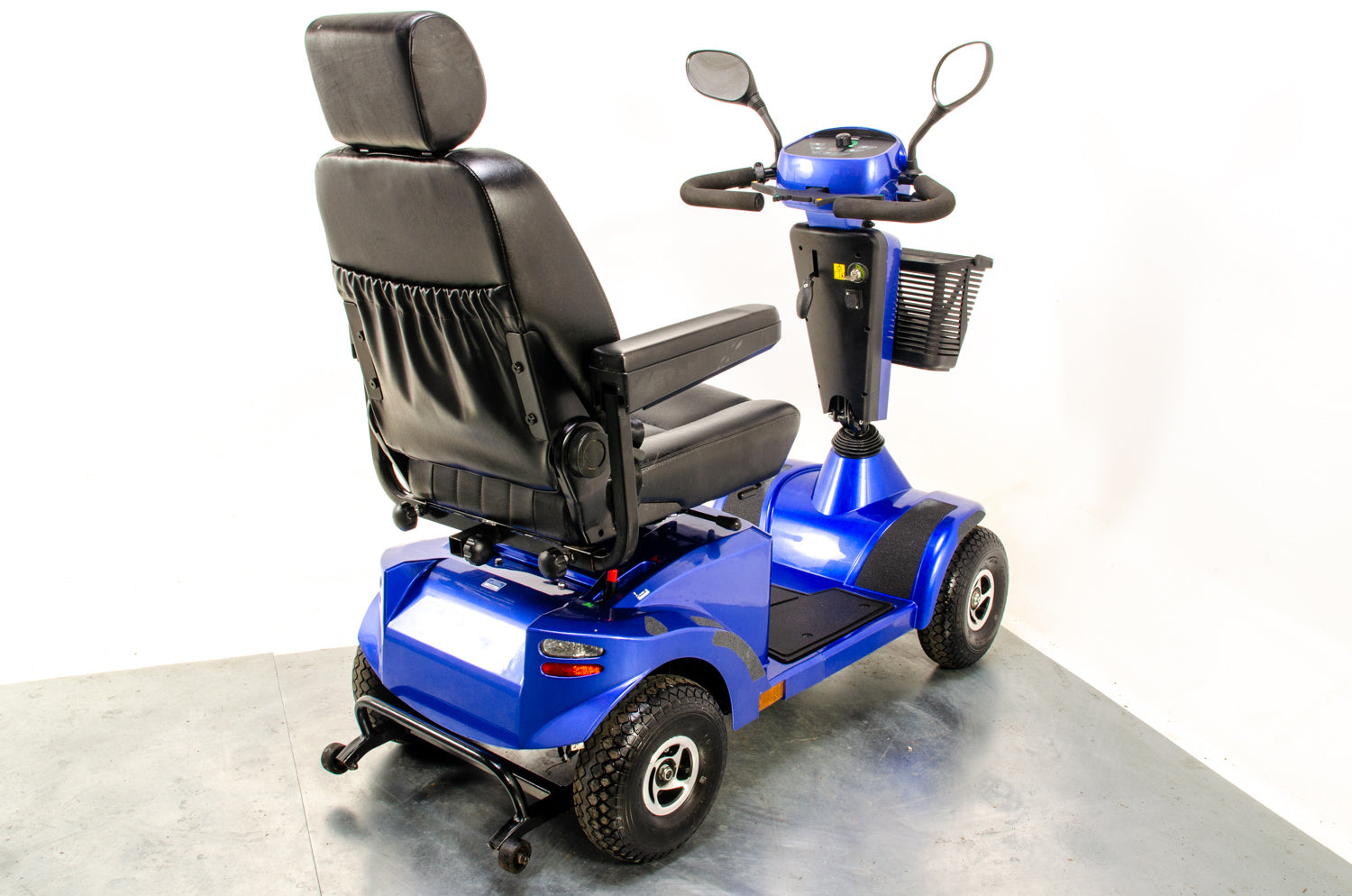 Sunrise Medical Sterling S425 Used Mobility Scooter 8mph Blue Midsize Pneumatic Pavement 13331