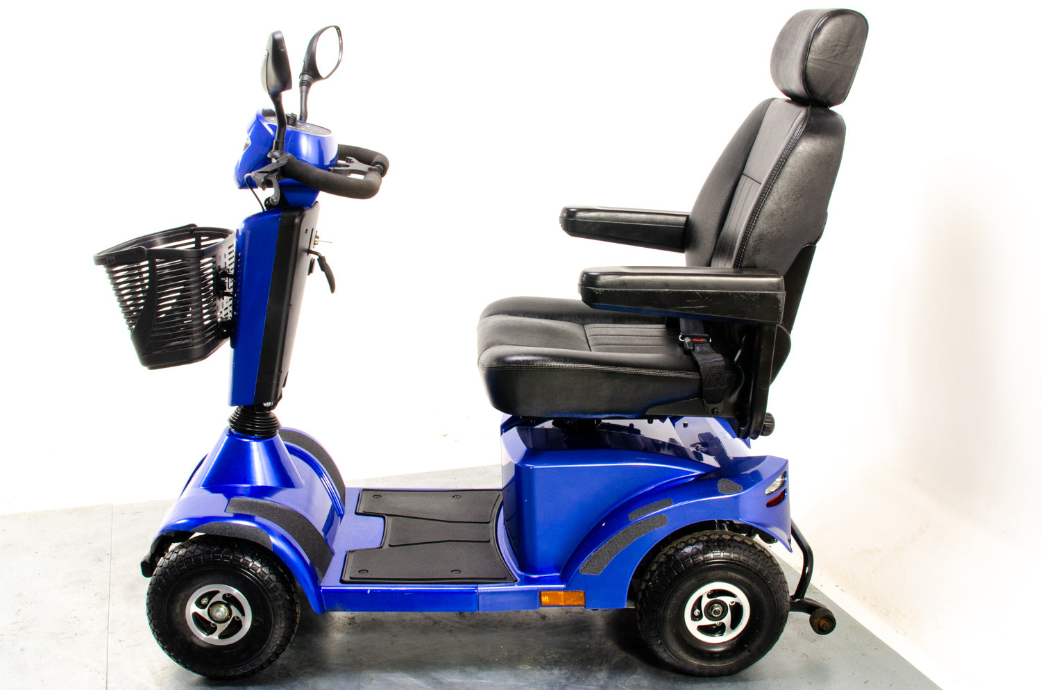 Sunrise Medical Sterling S425 Used Mobility Scooter 8mph Blue Midsize Pneumatic Pavement 13331