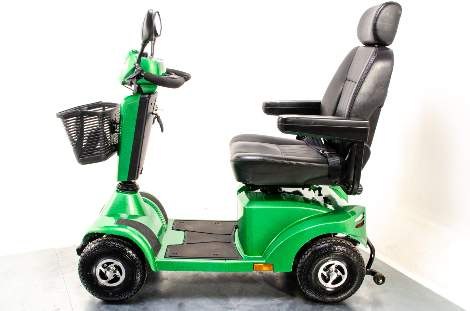 Sunrise Medical Sterling S425 Used Mobility Scooter 8mph Christmas Tree Sparkle Midsize Pneumatic Pavement 13296