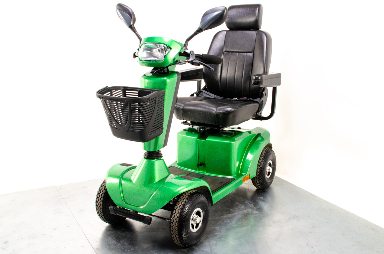 Sunrise Medical Sterling S425 Used Mobility Scooter 8mph Christmas Tree Sparkle Midsize Pneumatic Pavement 13296