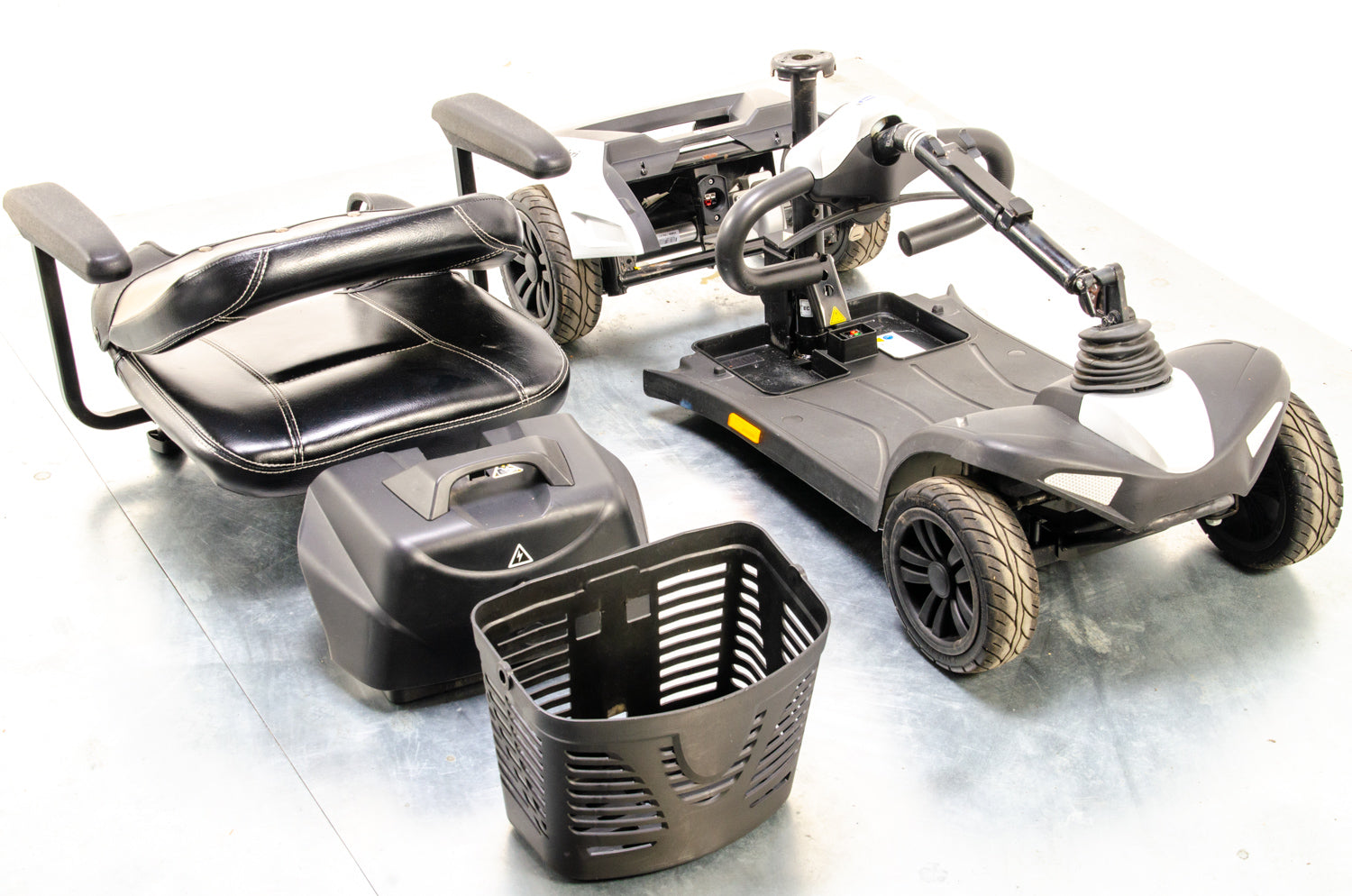 Invacare Colibri Used Mobility Scooter Transportable Portable Lightweight Boot Silver Secondary image