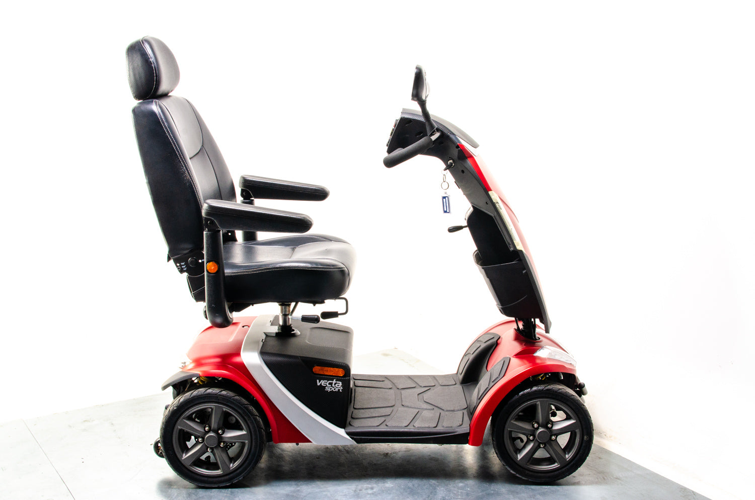 Rascal Vecta Sport Compact Used Electric Mobility Scooter 8mph Max Grip Suspension All-Terrain Red