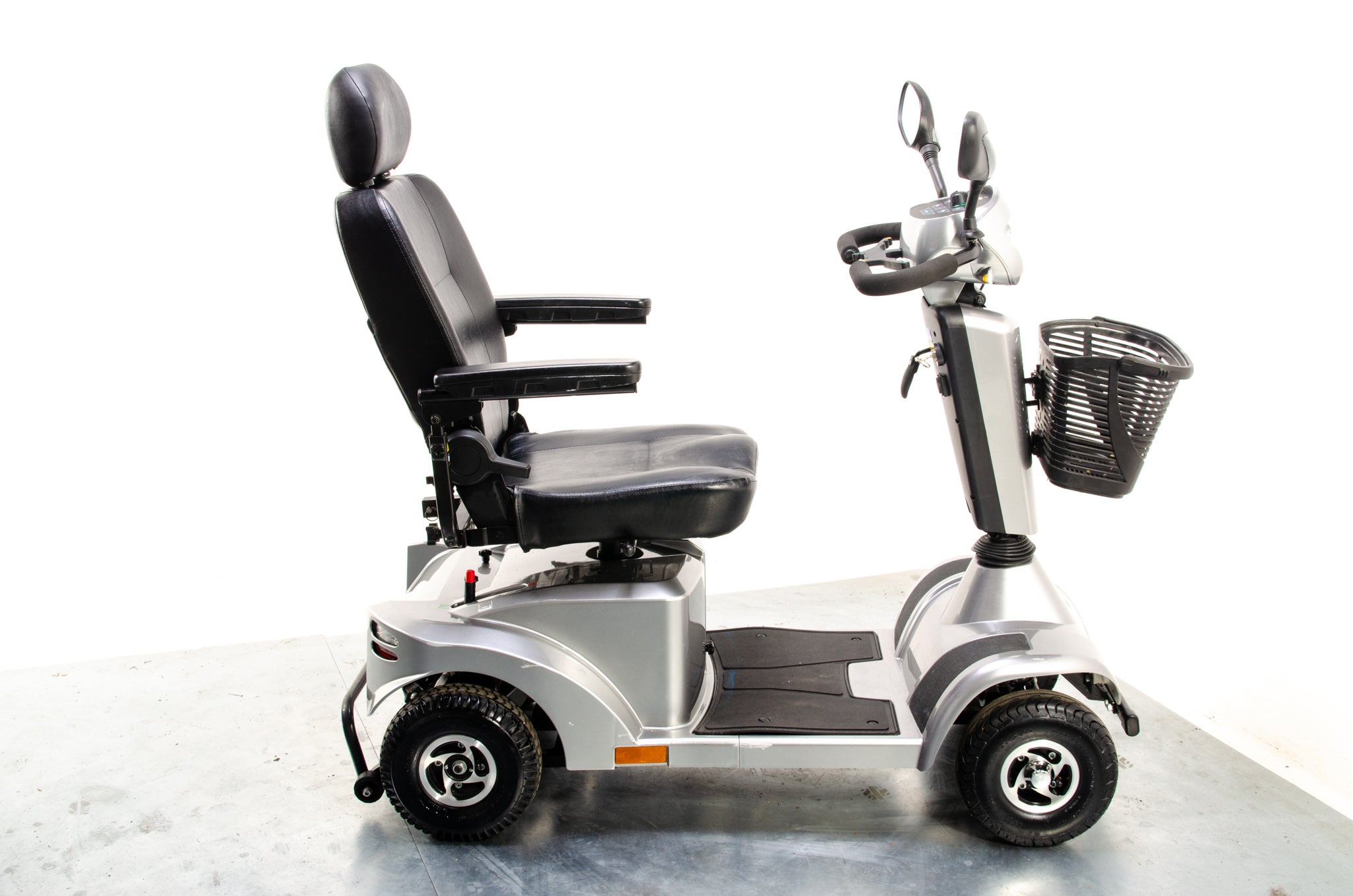 Sunrise Medical Sterling S400 Used Mobility Scooter Silver Midsize Solid Pavement 13361 Secondary image