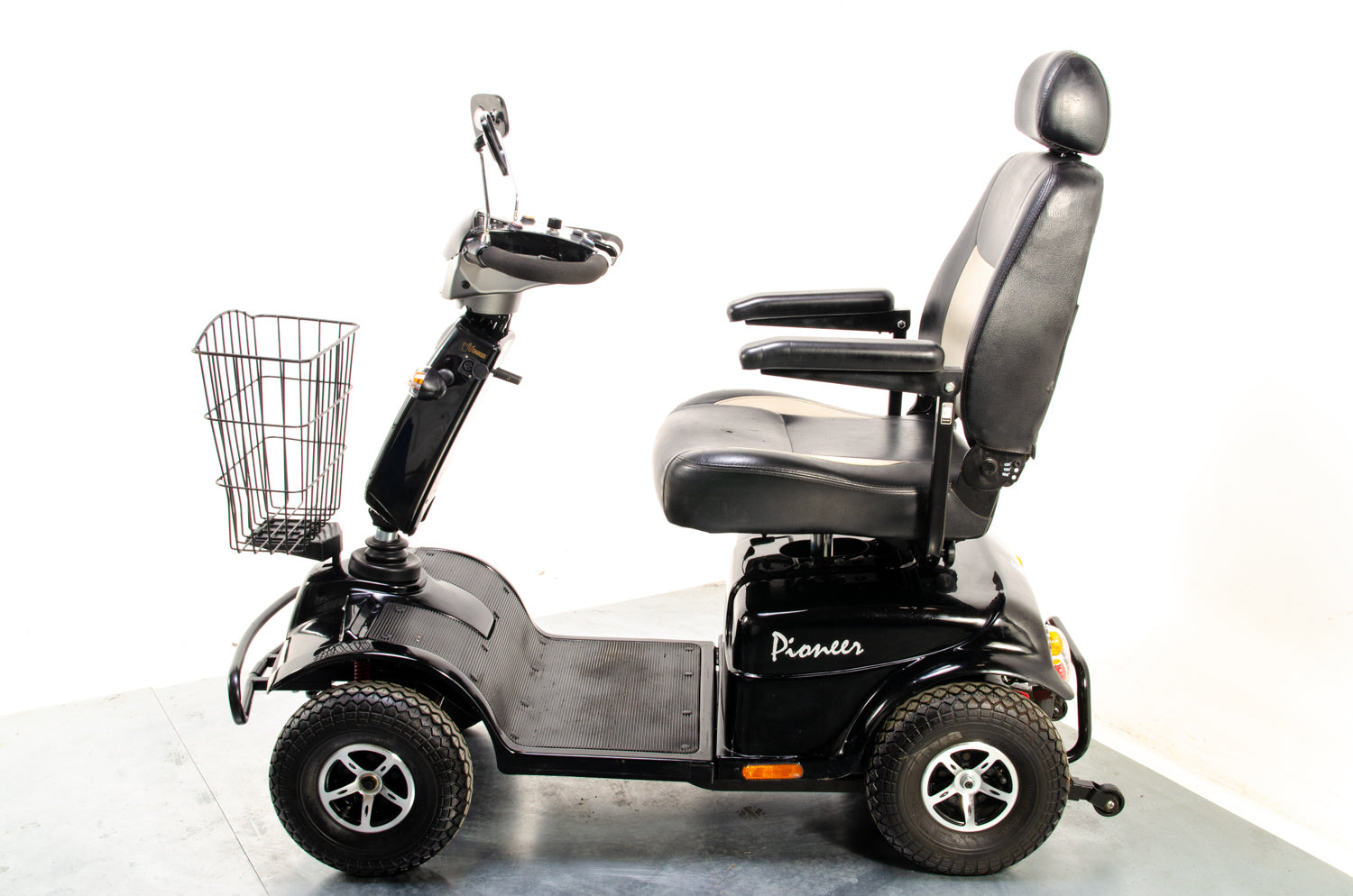 Rascal Pioneer Used Electric Mobility Scooter 8mph All-Terrain Suspension Off-Road Black 13407