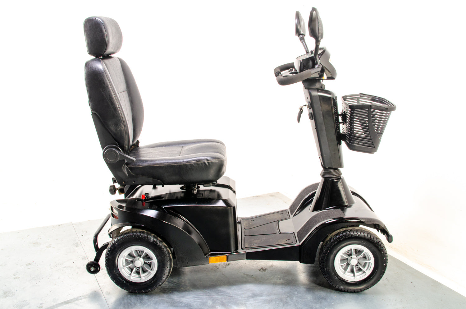 Sterling S700 All-Terrain Off-Road Used Mobility Scooter Large 8mph Sunrise Medical Black 13525