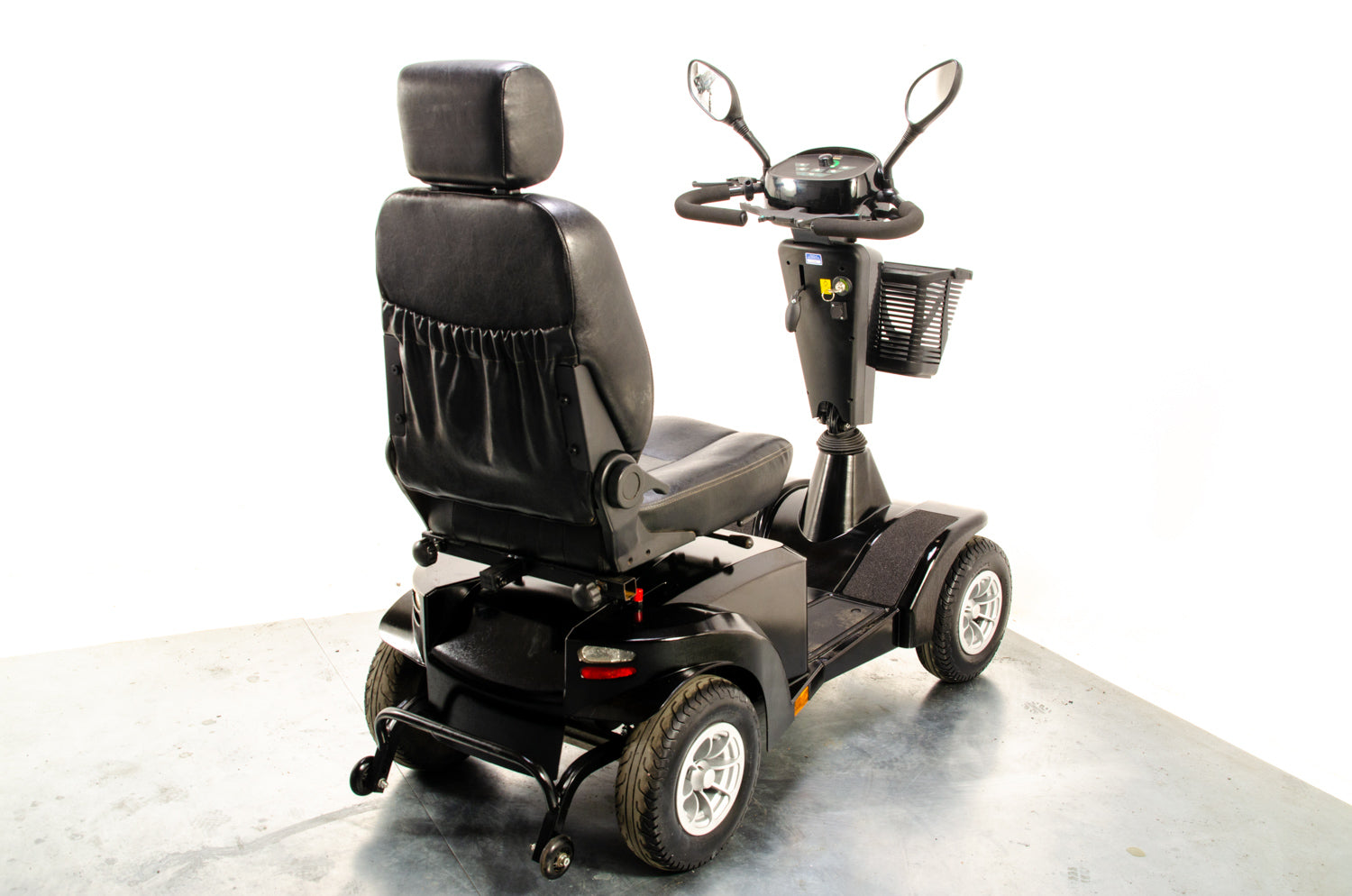 Sterling S700 All-Terrain Off-Road Used Mobility Scooter Large 8mph Sunrise Medical Black 13525