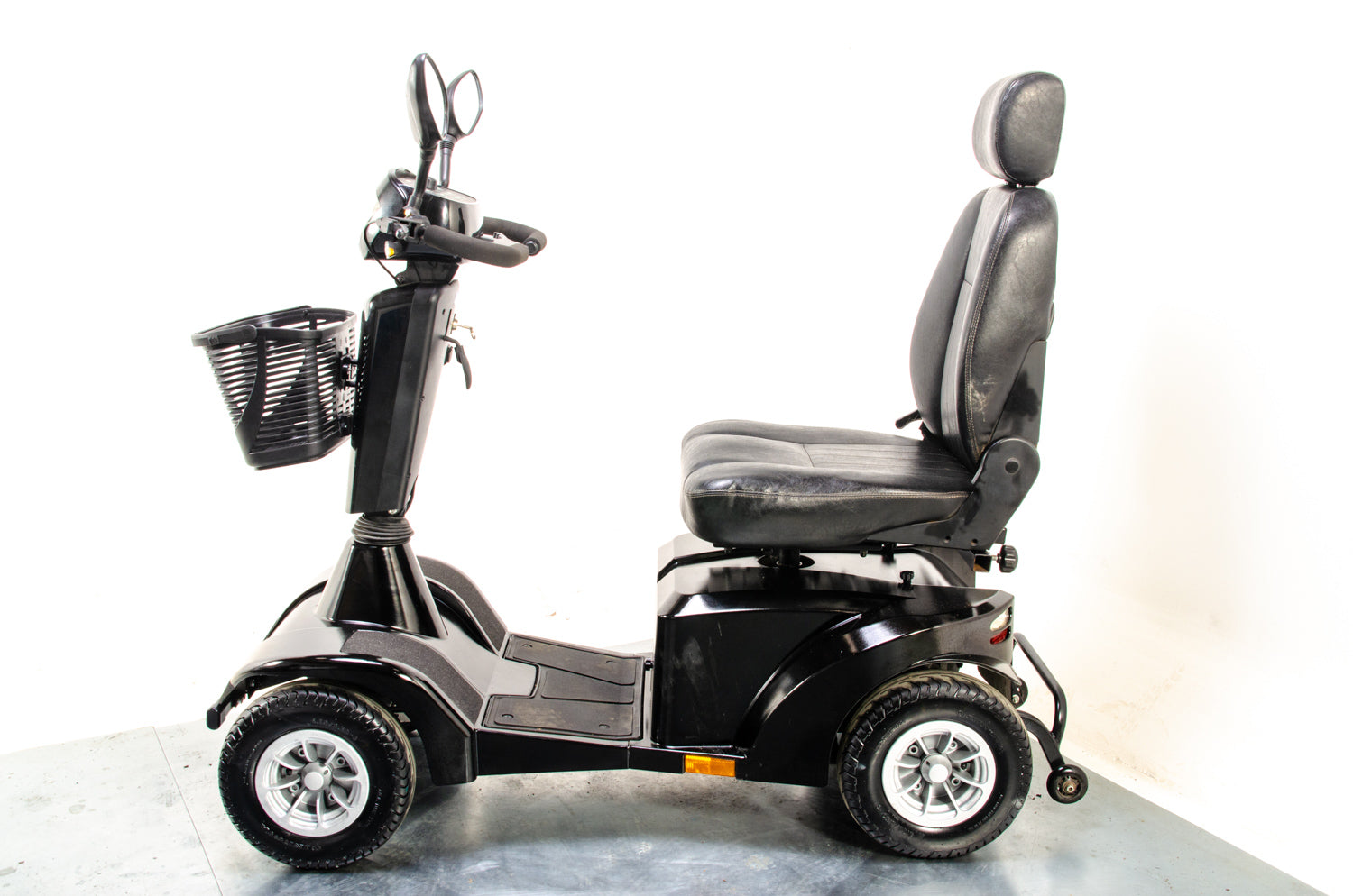 Sterling S700 All-Terrain Off-Road Used Mobility Scooter Large 8mph Sunrise Medical Black 13525