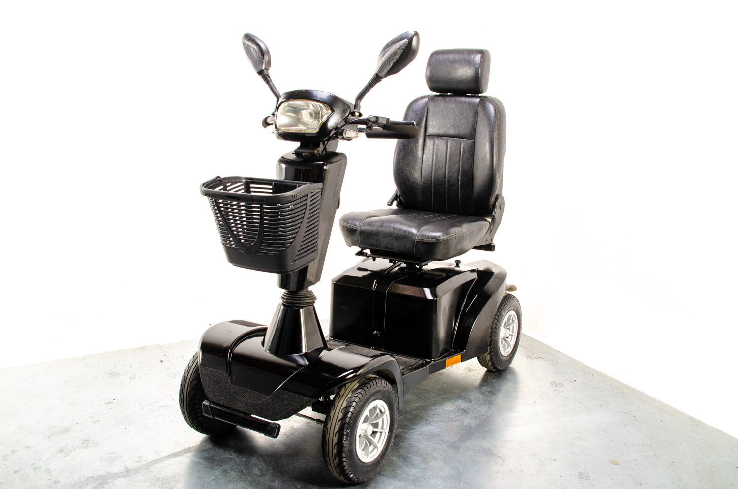 Sterling S700 All-Terrain Off-Road Used Mobility Scooter Large 8mph Sunrise Medical Black 13525