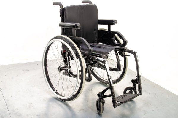 Veloce T700 high-tensile strength carbon fiber Active Folding Wheelchair lightweight ex-demo