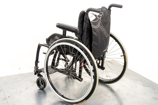 Veloce T700 high-tensile strength carbon fiber Active Folding Wheelchair lightweight ex-demo
