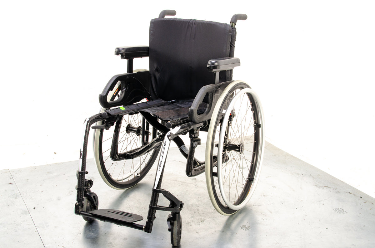 Veloce T700 high-tensile strength carbon fiber Active Folding Wheelchair lightweight ex-demo