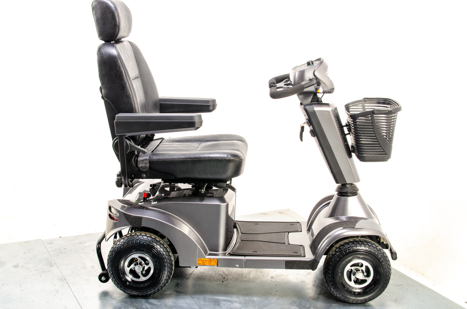 New Sterling S425 Mobility Scooter All-Terrain 8mph Midsize Pneumatic Pavement 13553