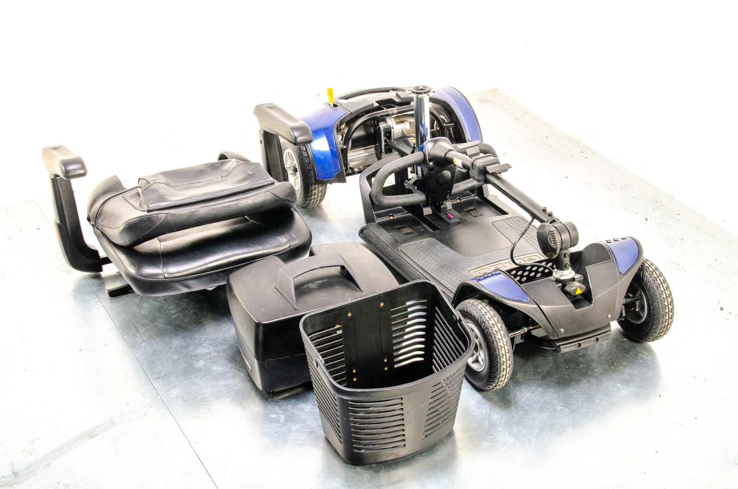 Pride Go-Go Elite Traveller Plus Used Mobility Scooter Small Transportable Lightweight Travel Car 13377 Secondary image