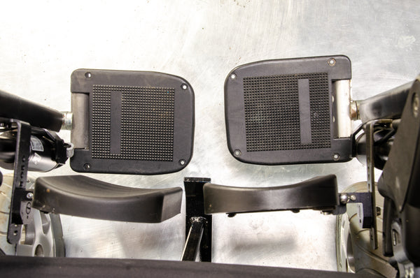 Invacare Storm 4 Electric Wheelchair Powerchair Power Riser Tilt Elevating Leg Rests Used Second Hand 13543
