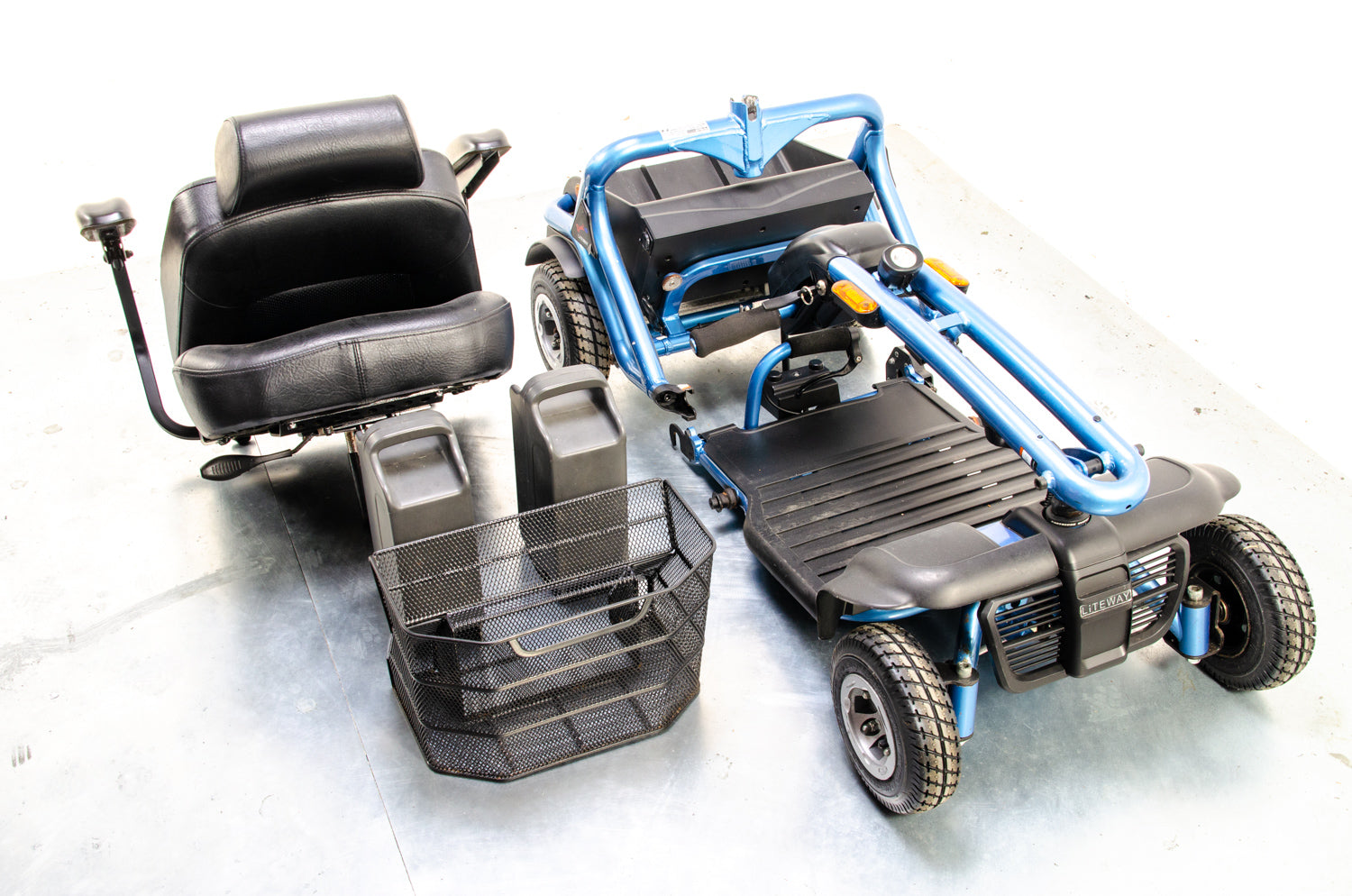 Rascal Liteway 6 6mph Mid-Size Transportable Used Electric Mobility Scooter in Grey Secondary image