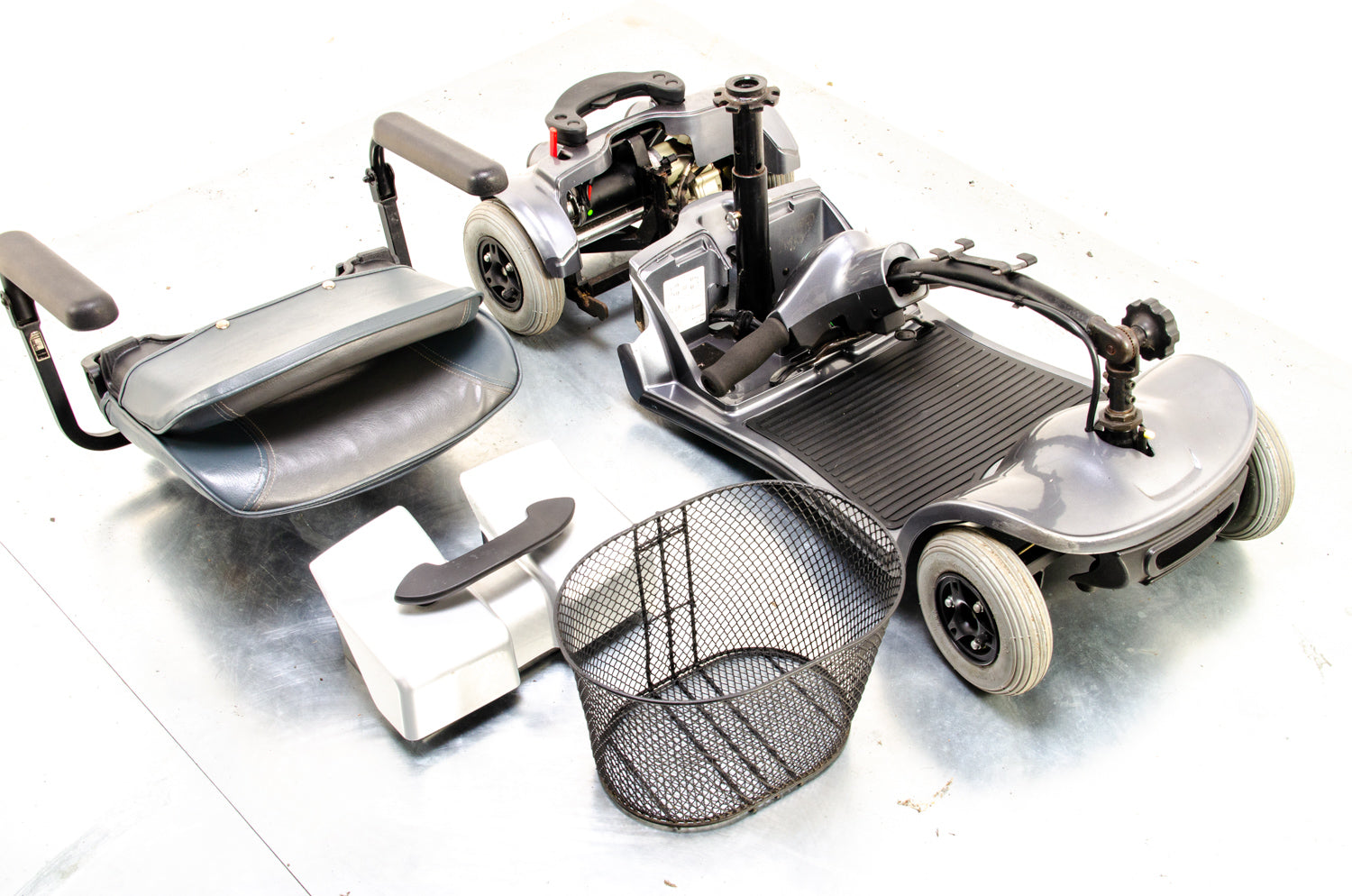 Kymco Mini LS Used Electric Mobility Scooter Small Portable Lightweight Transportable Boot 13957 Secondary image