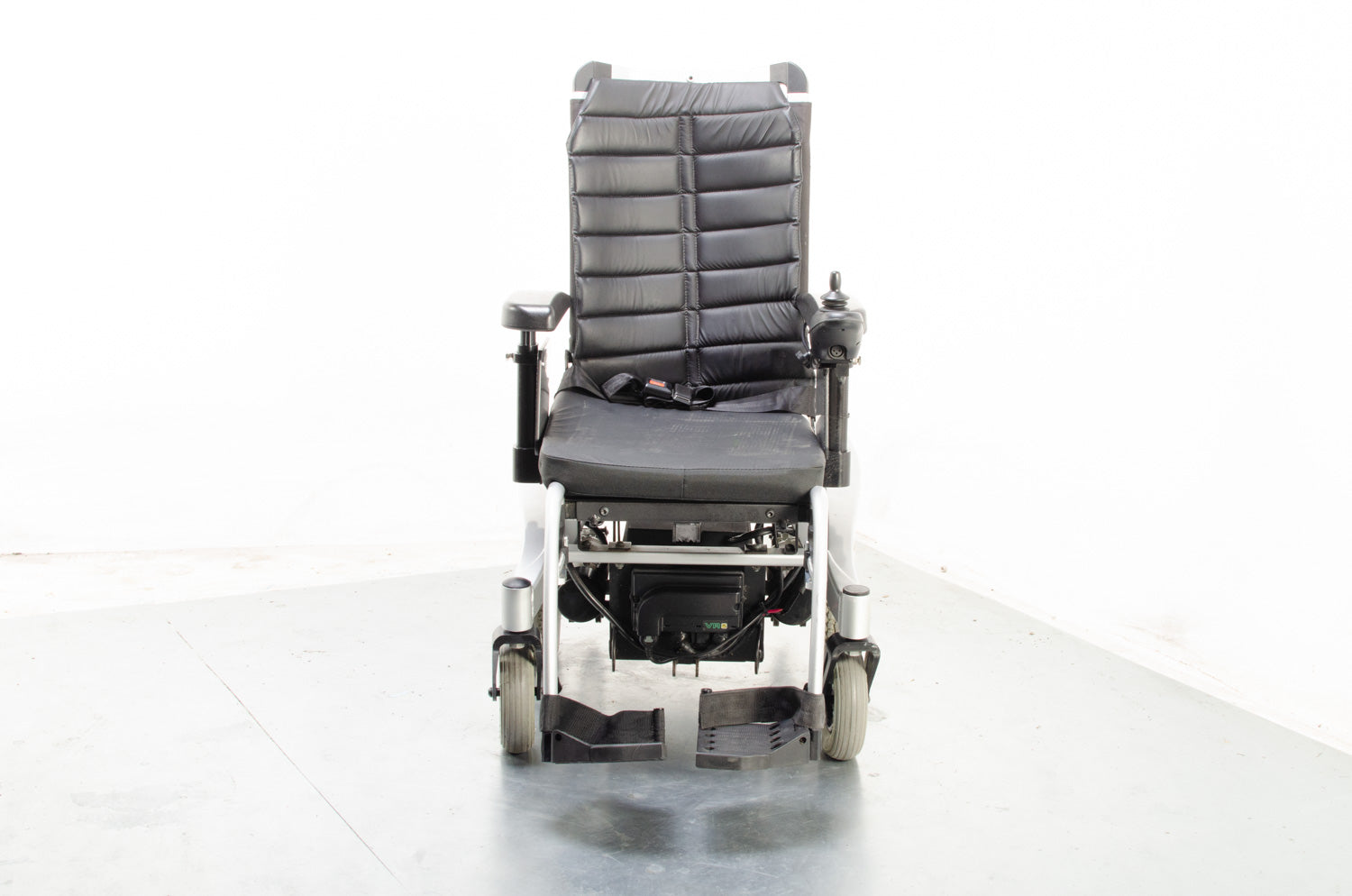 Van Os Medical Excel Airide B-Ace Used Electric Wheelchair Powerchair RWD Pneumatic Silver Secondary image