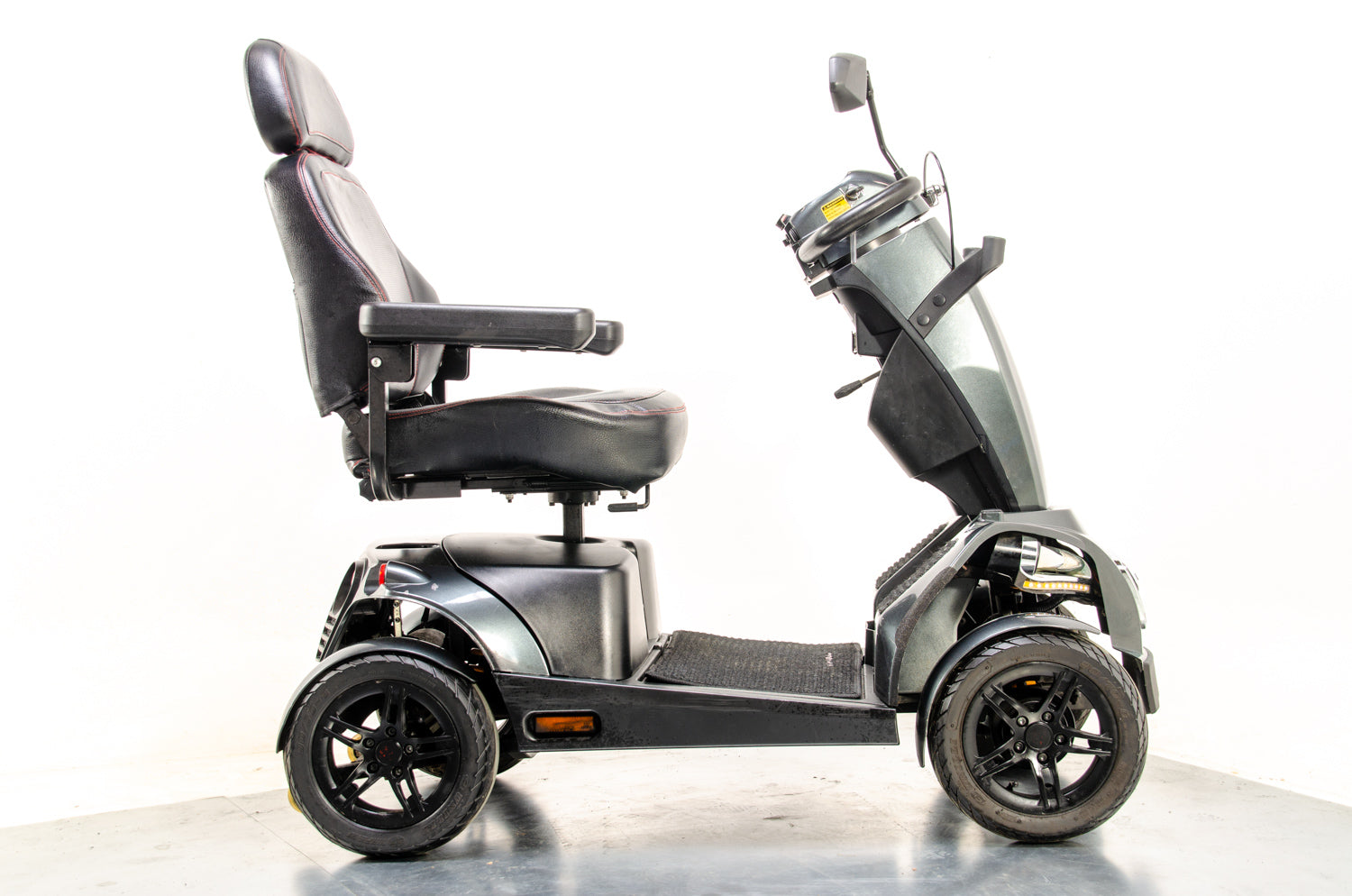 Freerider FR1 Used Electric Mobility Scooter 8mph Suspension Large Road Grey 13523