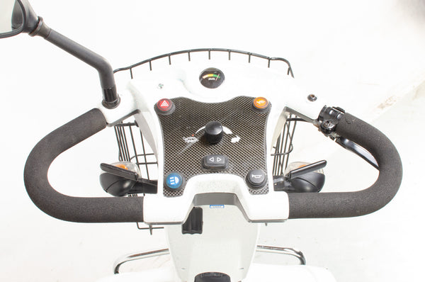 2015 Rascal Pioneer 8mph Large All Terrain Mobility Scooter in White