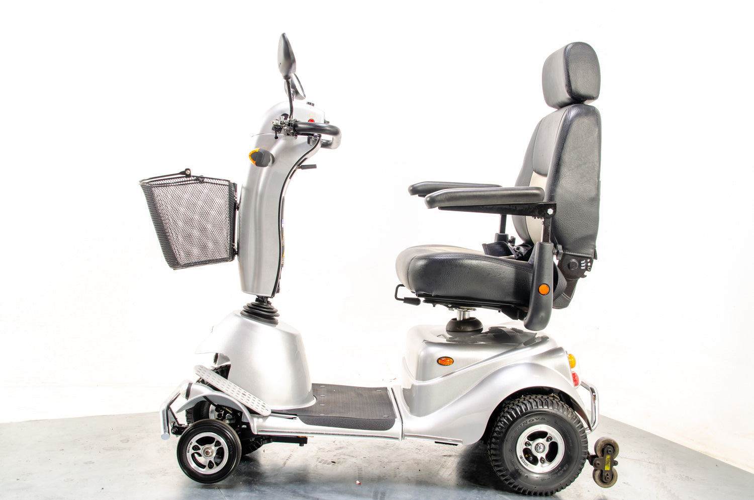 AVC Quingo Plus 8mph Used Mobility Scooter 5 Wheels Road Pavement Turning Circle Silver