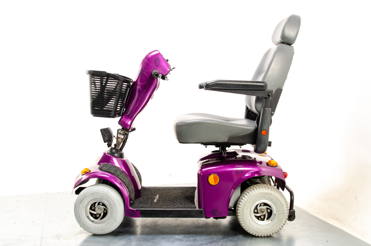 Freerider Mayfair 4 All-Terrain Used Mobility Scooter 4mph Pavement Cutom Pavement