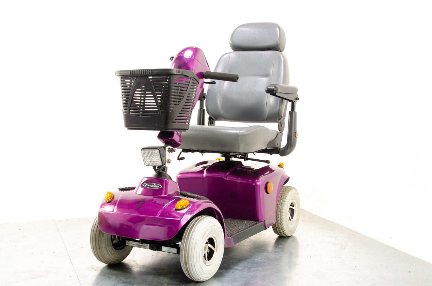 Freerider Mayfair 4 All-Terrain Used Mobility Scooter 4mph Pavement Cutom Pavement