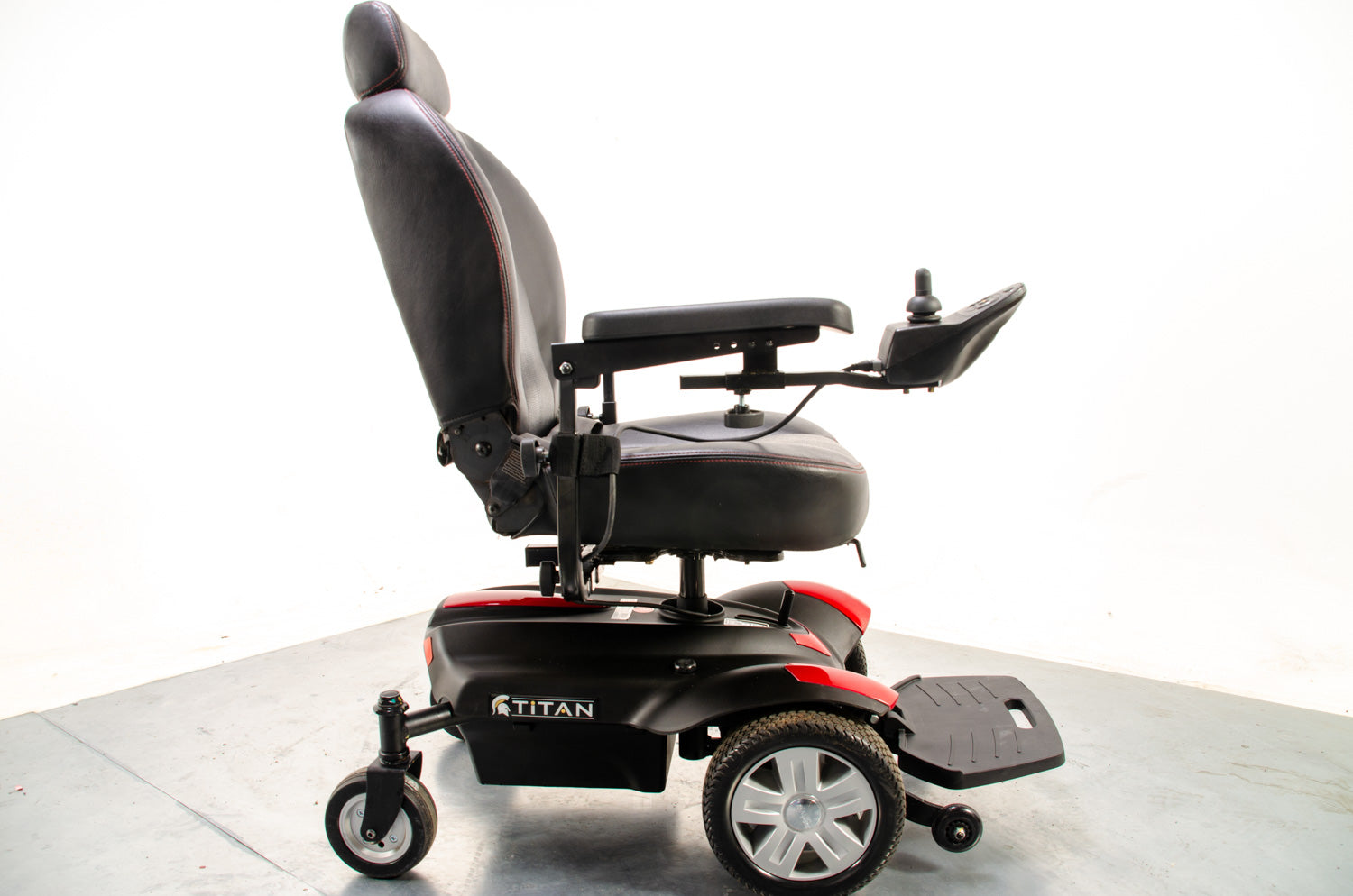 2018 Drive Titan Used Powerchair Electric Wheelchair FWD Captains Chair Red Secondary image