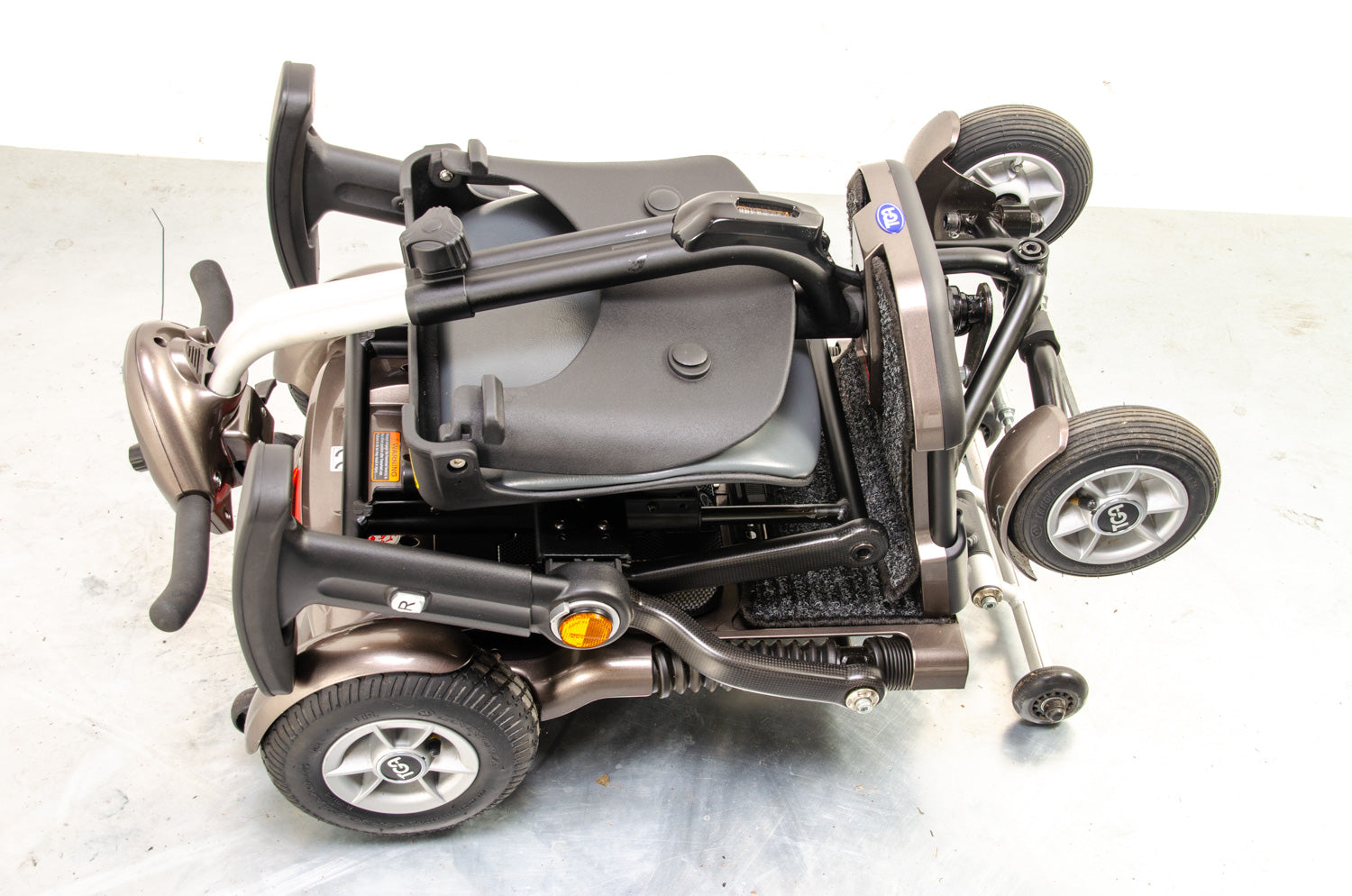 TGA Minimo Plus 4 Small Compact Folding Travel Electric Mobility Scooter Lithium Battery 13746 Secondary image