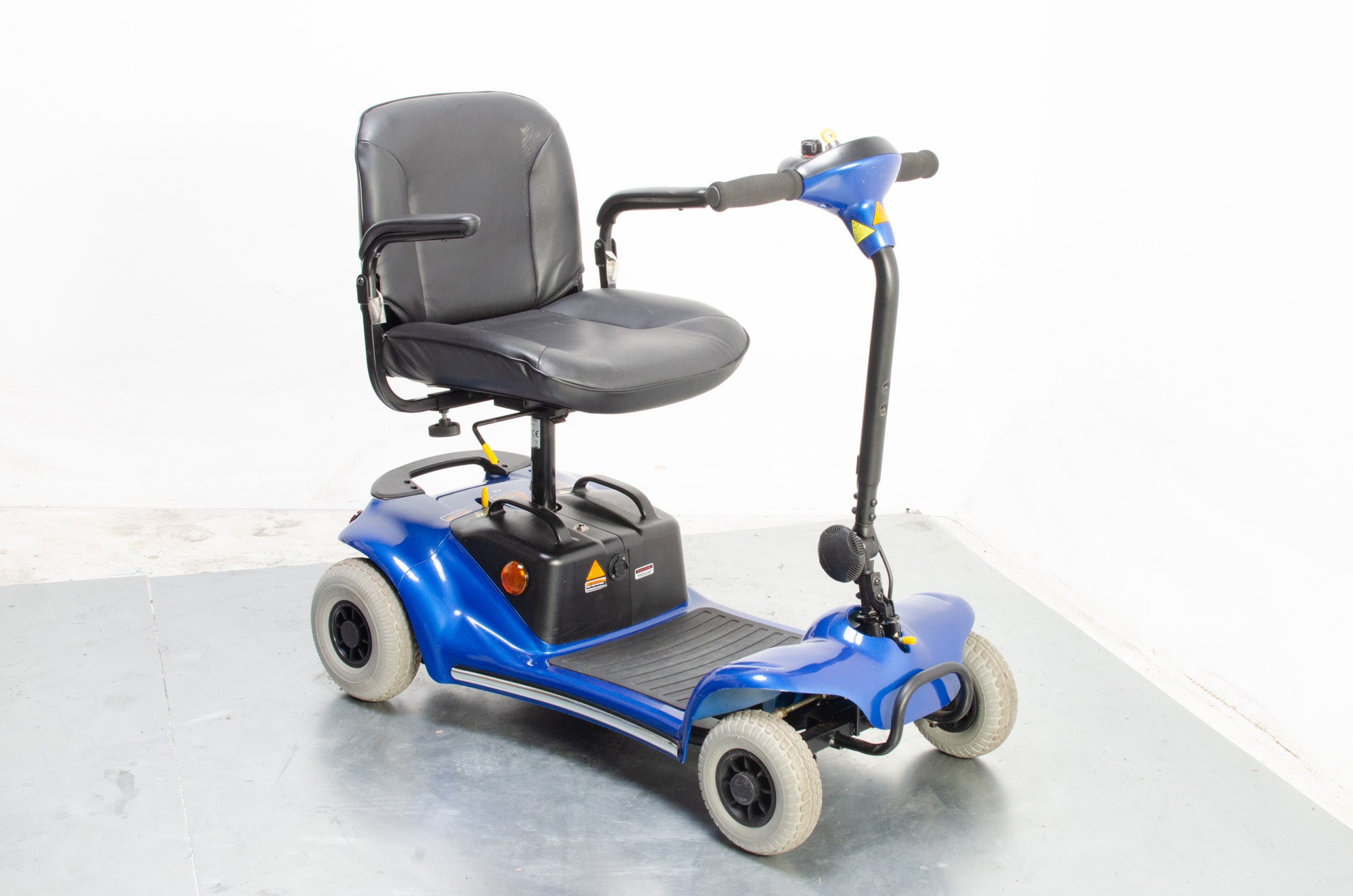 Eden Bootmaster Elite Used Mobility Scooter Transportable Boot Folding Sterling Paris Secondary image