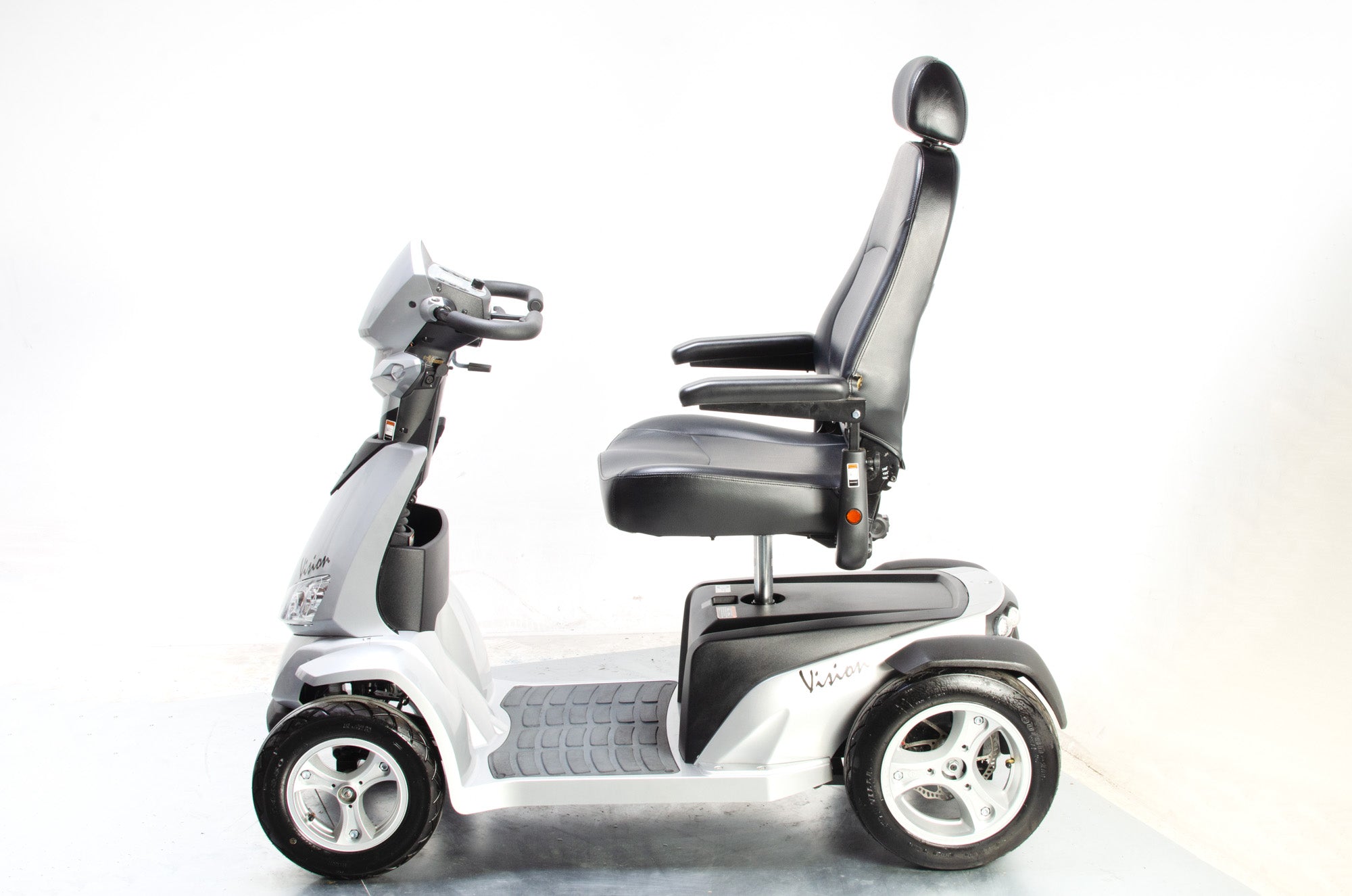 Rascal Vision Used Electric Mobility Scooter Large 8mph All-Terrain Road Legal