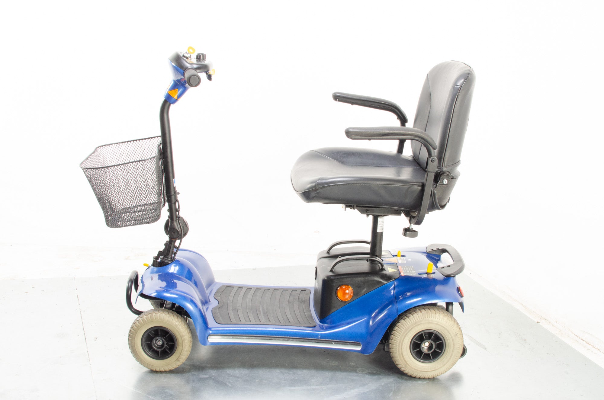 2017 Sunrise Medical Sterling Pearl 4mph Small Electric Mobility Boot Scooter in Blue