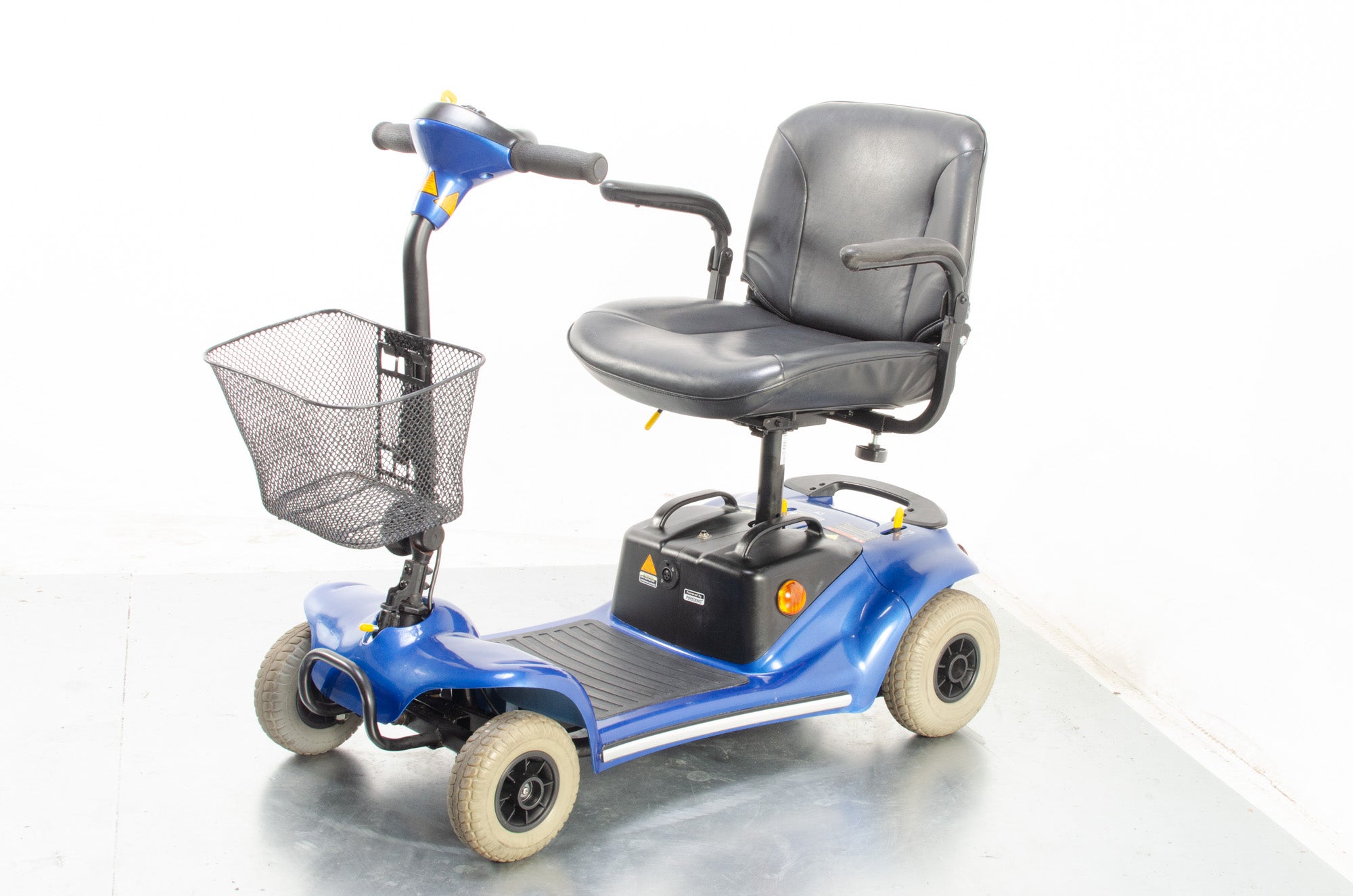 2017 Sunrise Medical Sterling Pearl 4mph Small Electric Mobility Boot Scooter in Blue