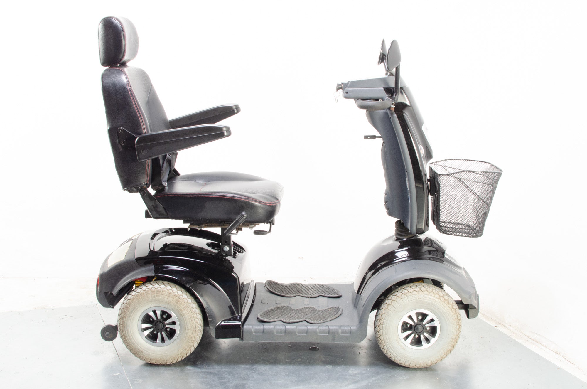 2015 TGA Mystere Electric Mobility Scooter 8mph Mid Size Comfy Black