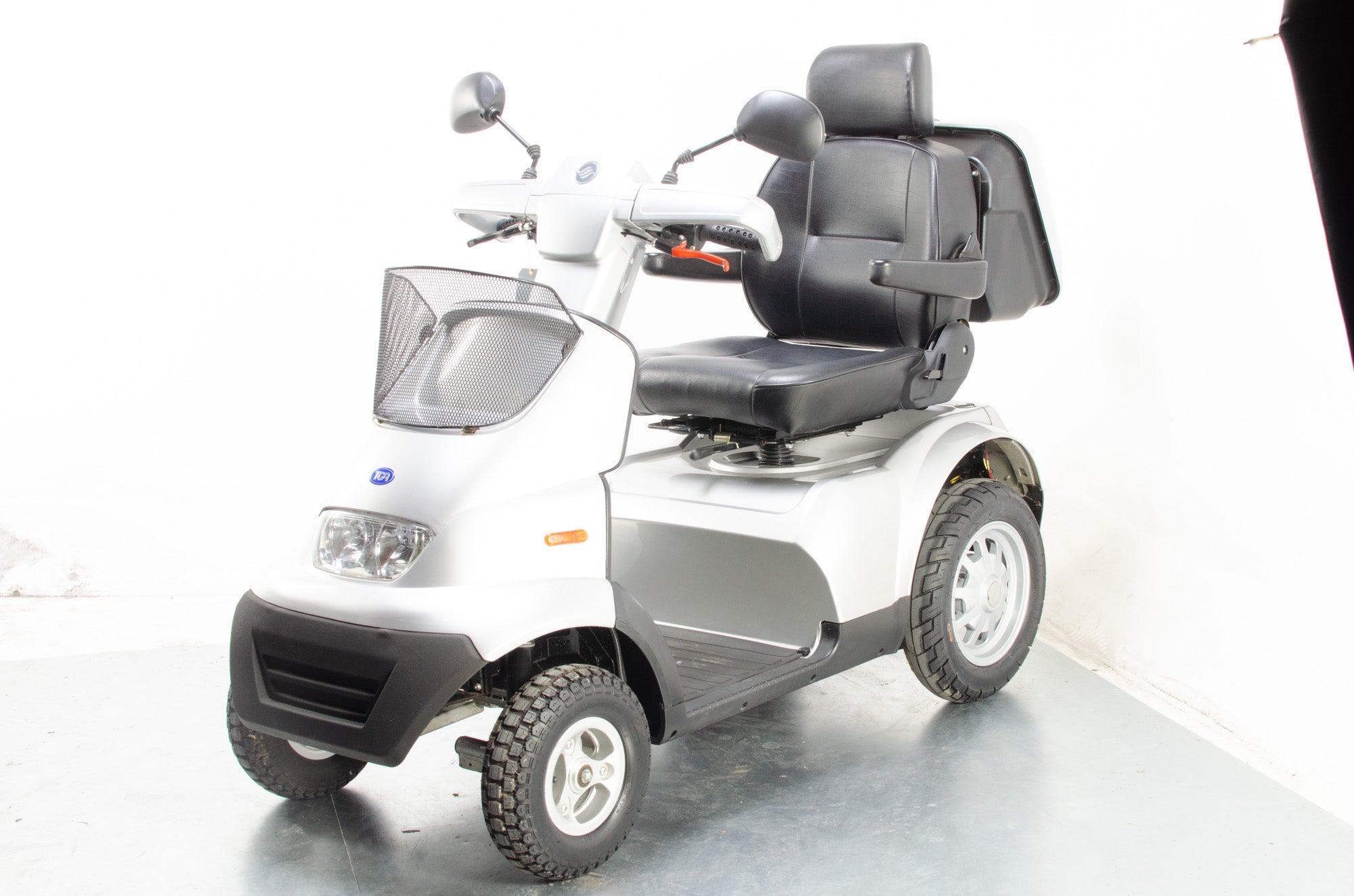 2015 TGA Breeze S4 8mph Large All Terrain Mobility Mobility Scooter