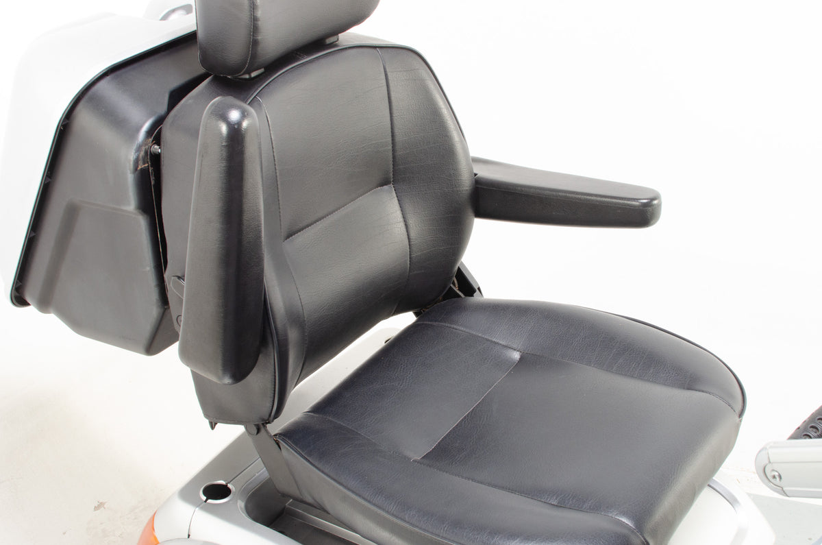 2015 TGA Breeze S4 8mph Large All Terrain Mobility Mobility Scooter