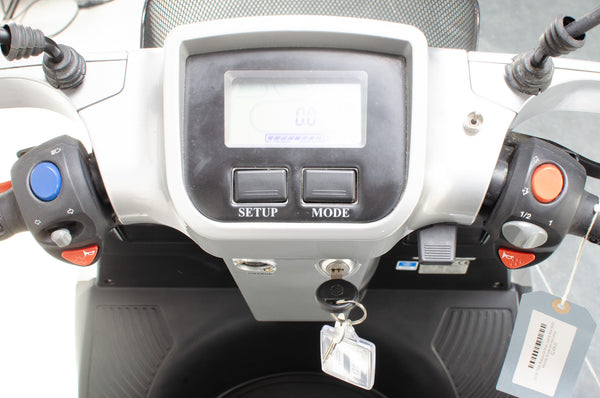 2015 TGA Breeze S4 8mph Large All Terrain Mobility Mobility Scooter